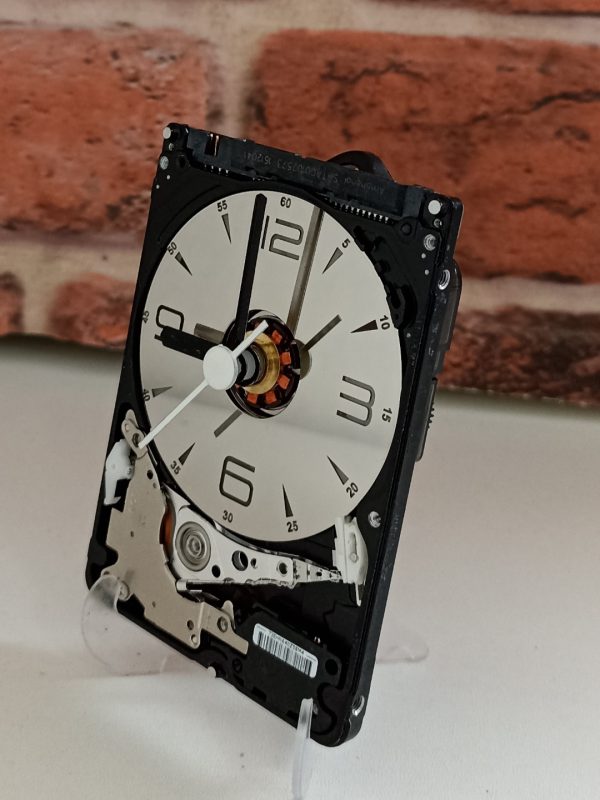 Hard-disk masa saati